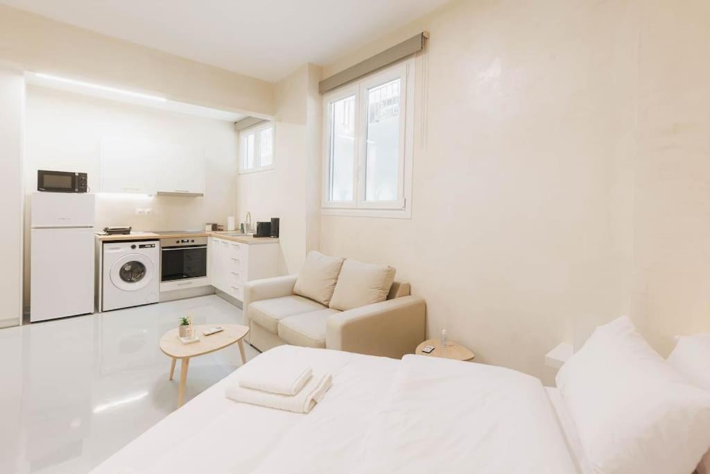 Modern Hiding Place In The Heart Of Athens Exterior photo
